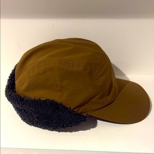 Men's Lightweight Khaki and Black Cap. NWOT. One Size.